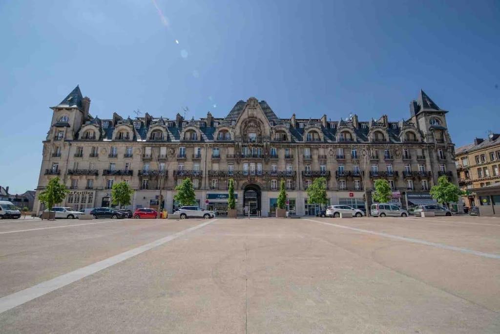 La Suite 7 Gite Urbain Charleville-Mézières Buitenkant foto