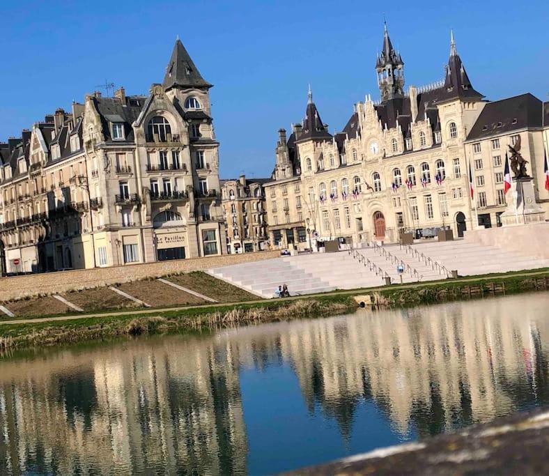 La Suite 7 Gite Urbain Charleville-Mézières Buitenkant foto