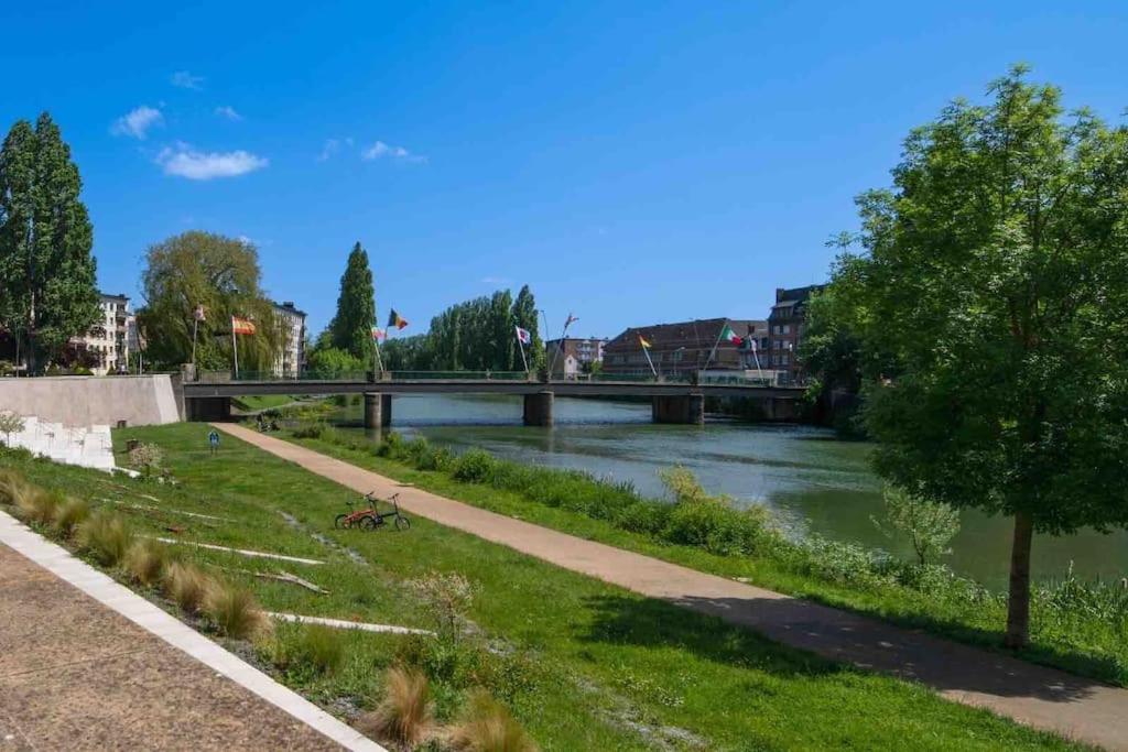 La Suite 7 Gite Urbain Charleville-Mézières Buitenkant foto