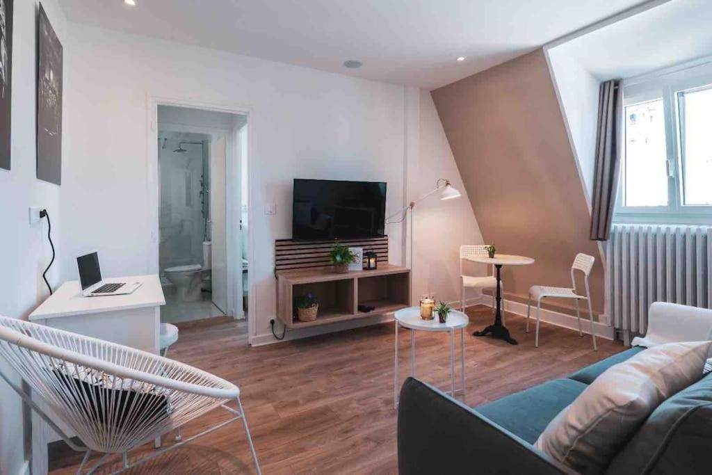 La Suite 7 Gite Urbain Charleville-Mézières Buitenkant foto